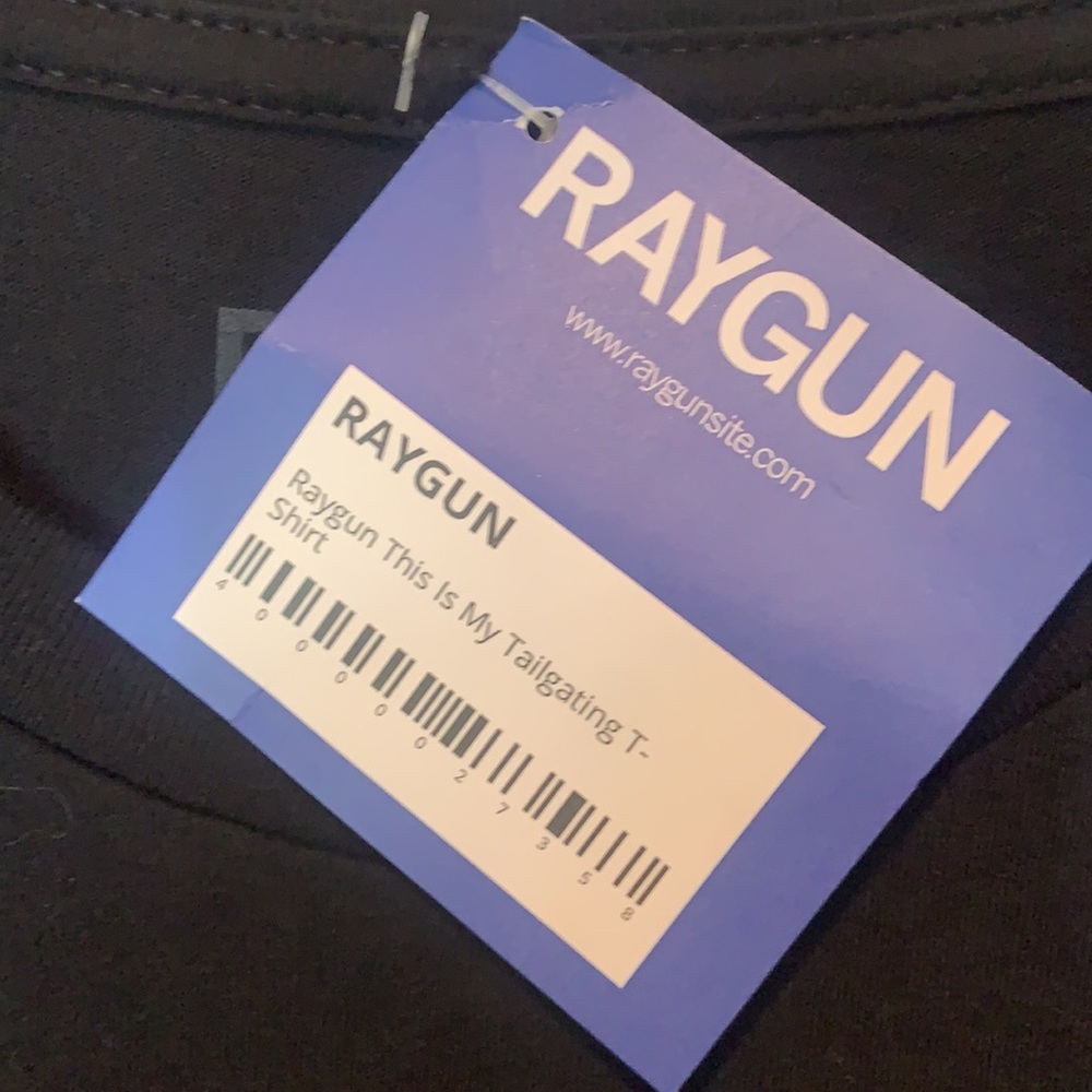 🆕 Raygun Tailgating T-Shirt 🖤💛 🆕 - Picture 4 of 5
